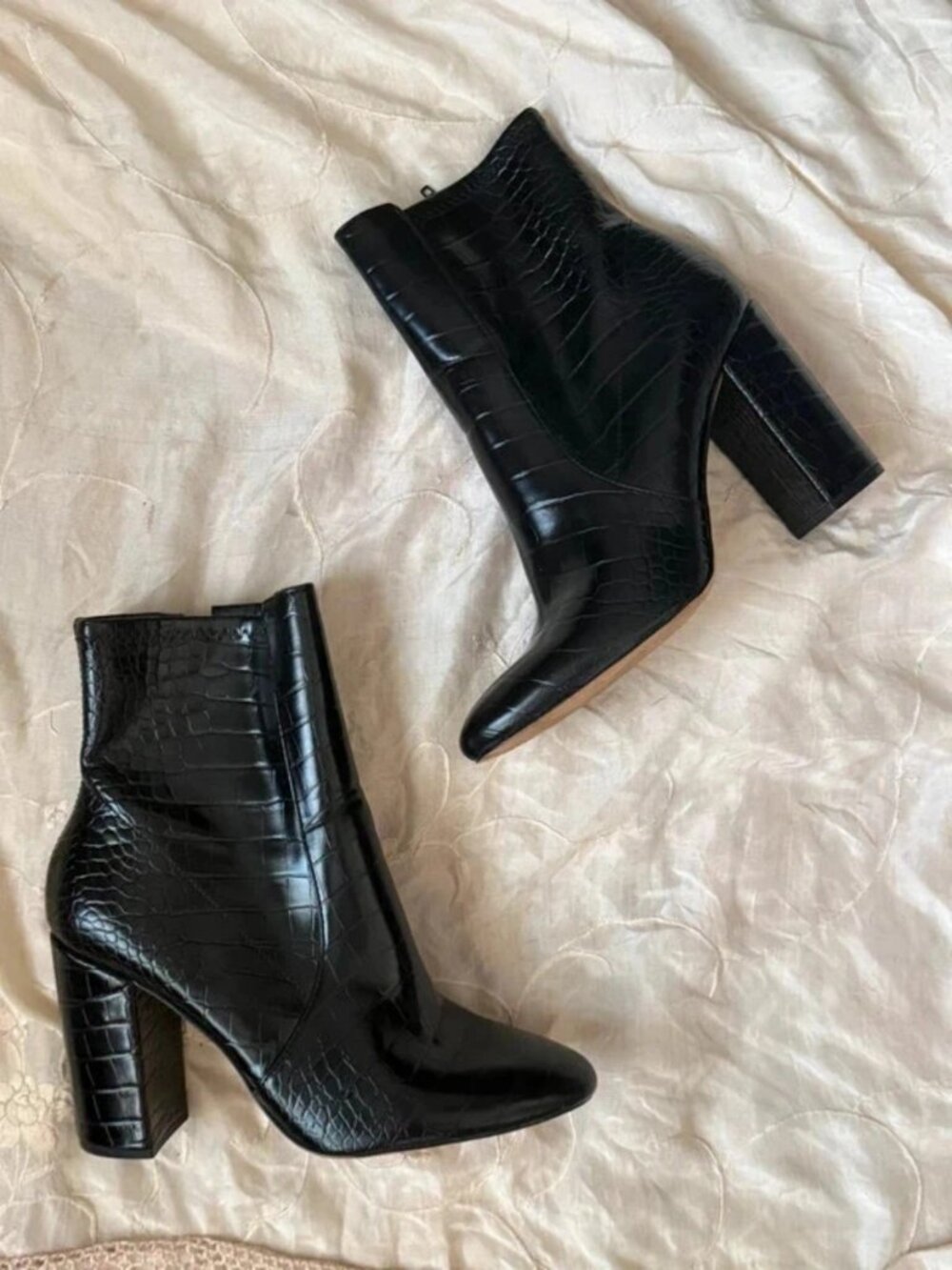 Aldo Women’s Chunky Heel Boots Pointed Toe Embossed Faux Croc Reptile